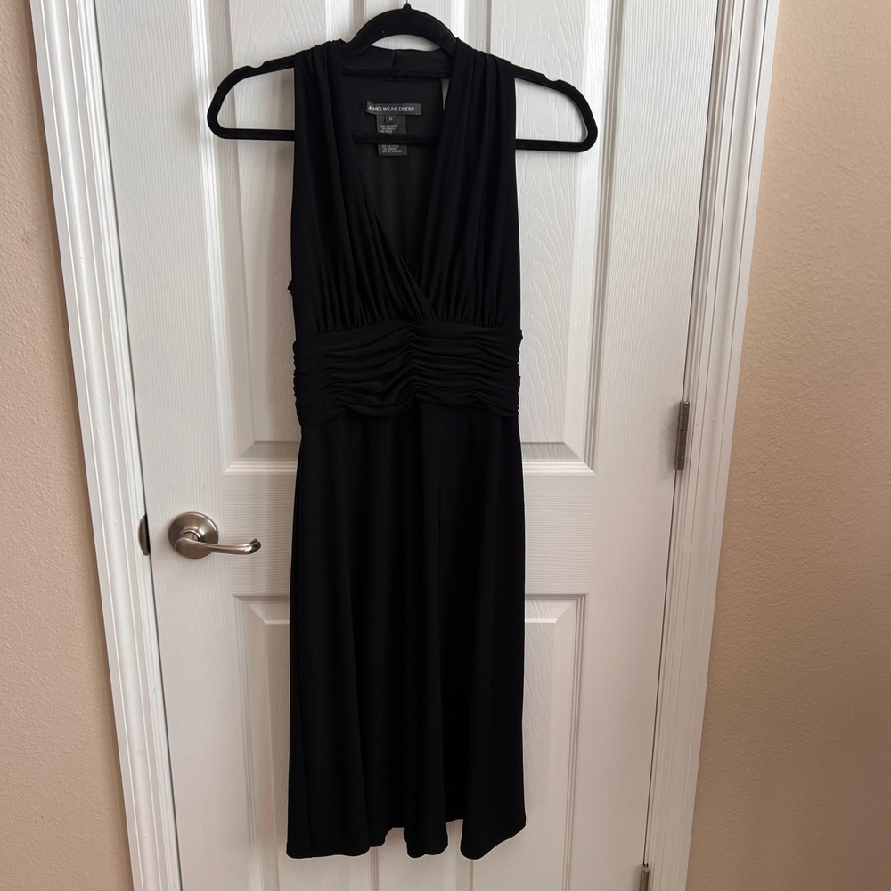 Jones Wear Dress Black Halter Sleeveless Ruched V-Neck Party‎ Dress Size 6